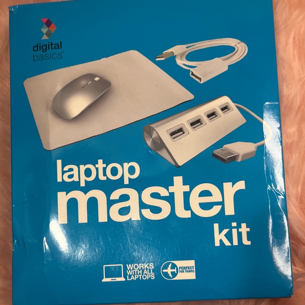 NIB Laptop Kit with Wireless Mouse